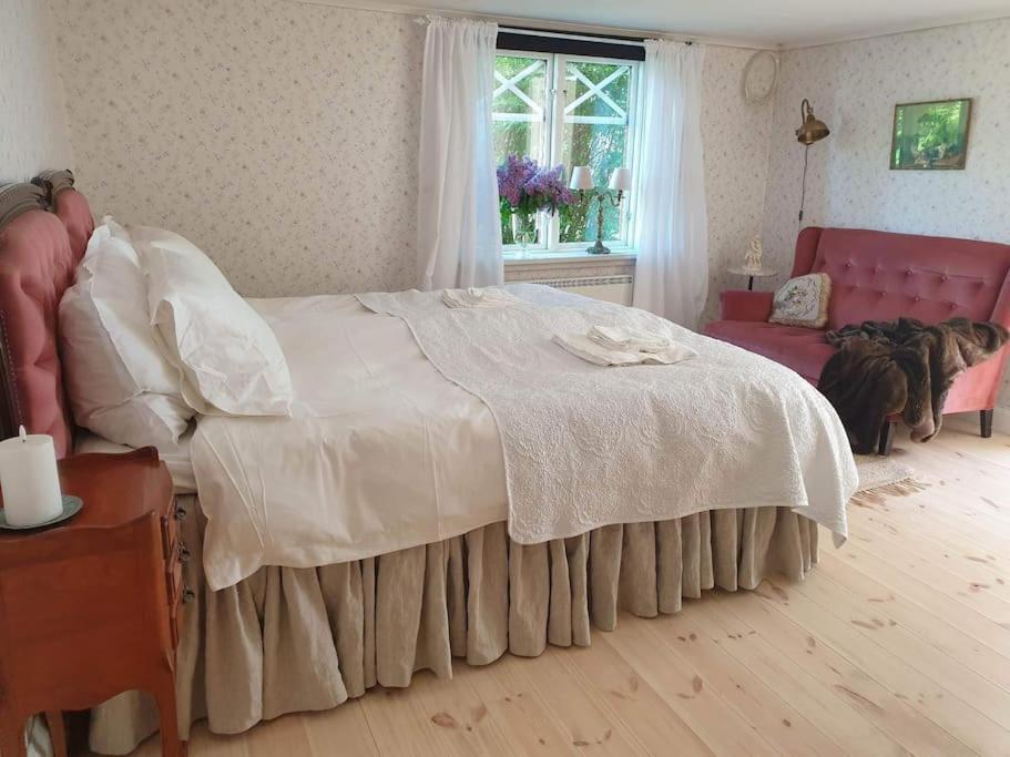 Kyrkstallet 1 Historiskt Med Baesta Laege Graenna Buitenkant foto
